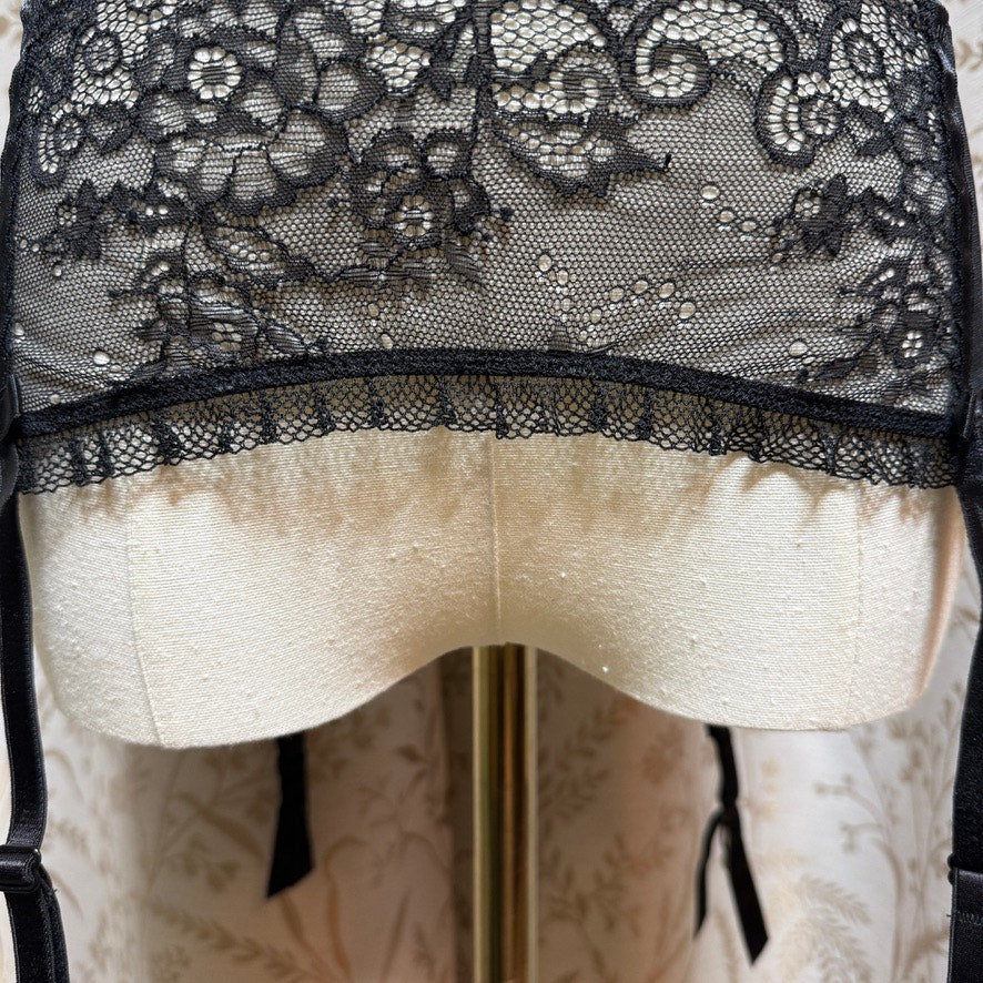 Victoria's Secret Womens Black Lace Garter Belt L Boudoir Sexy Vampy Coquette