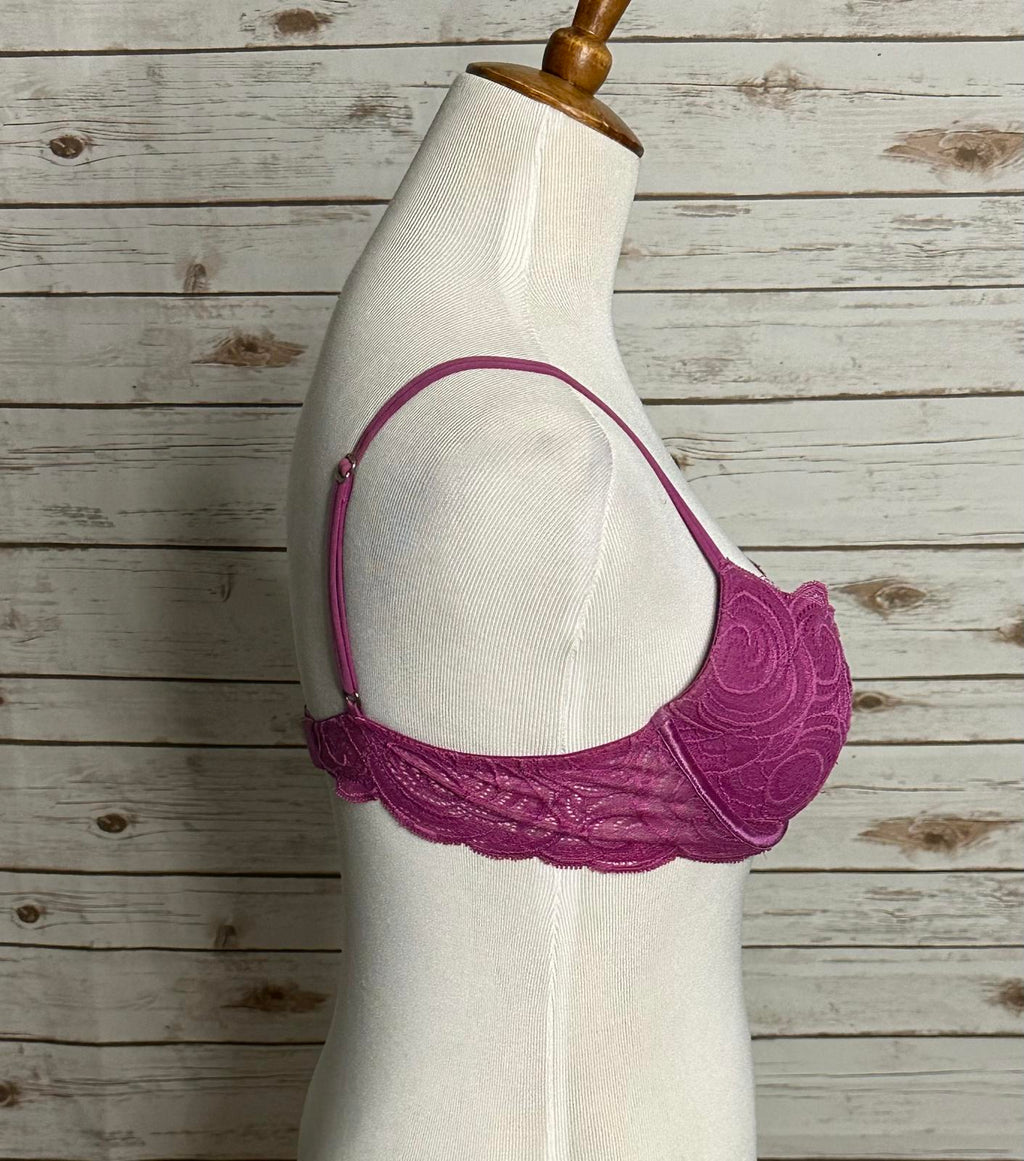 Victoria's Secret Very Sexy purple floral lace push-up bra Size 36B