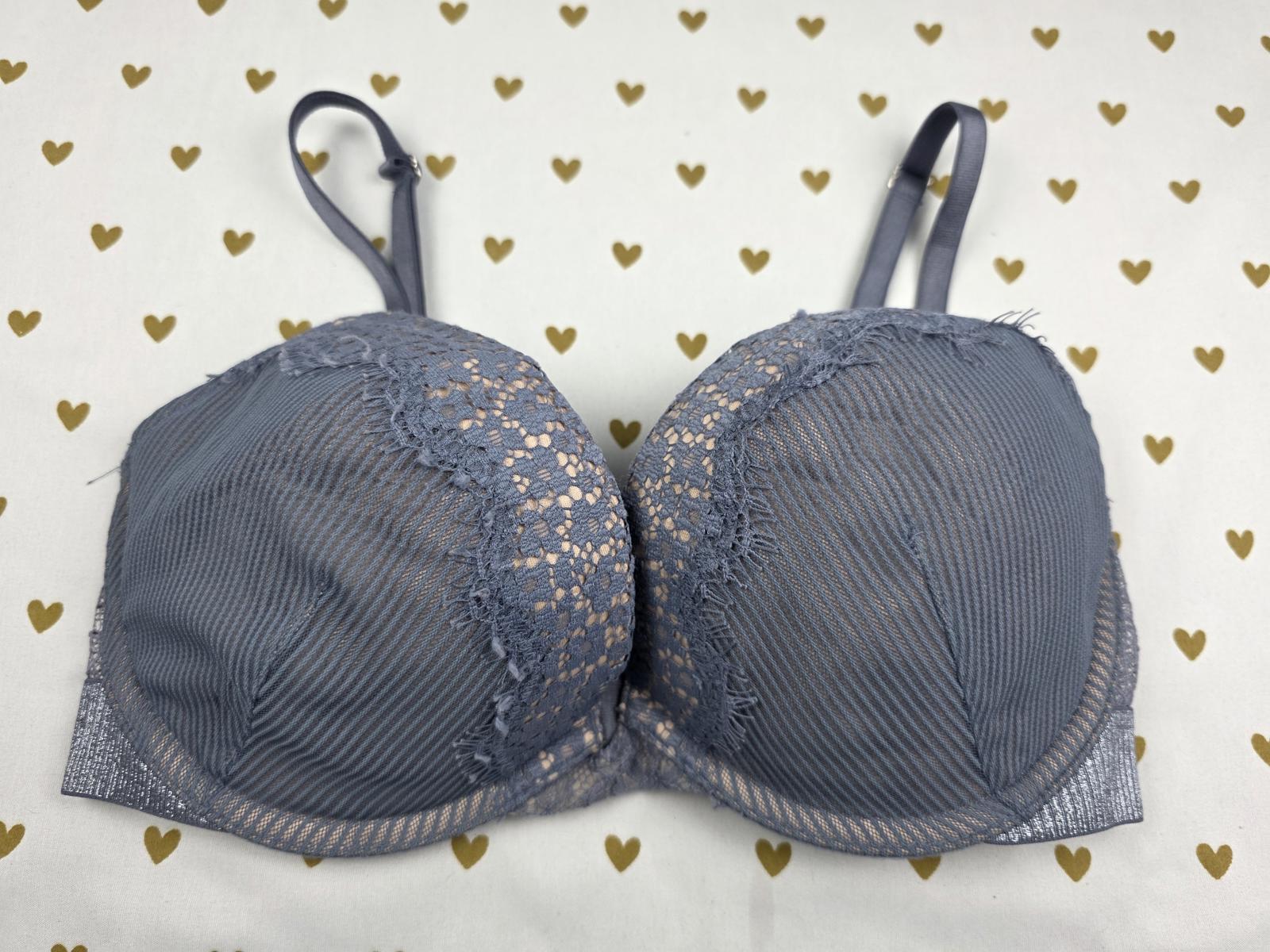 Victorias Secret BOMBSHELL add 2 sizes Plunge Bra 32D Lace Accent GREY Sexy