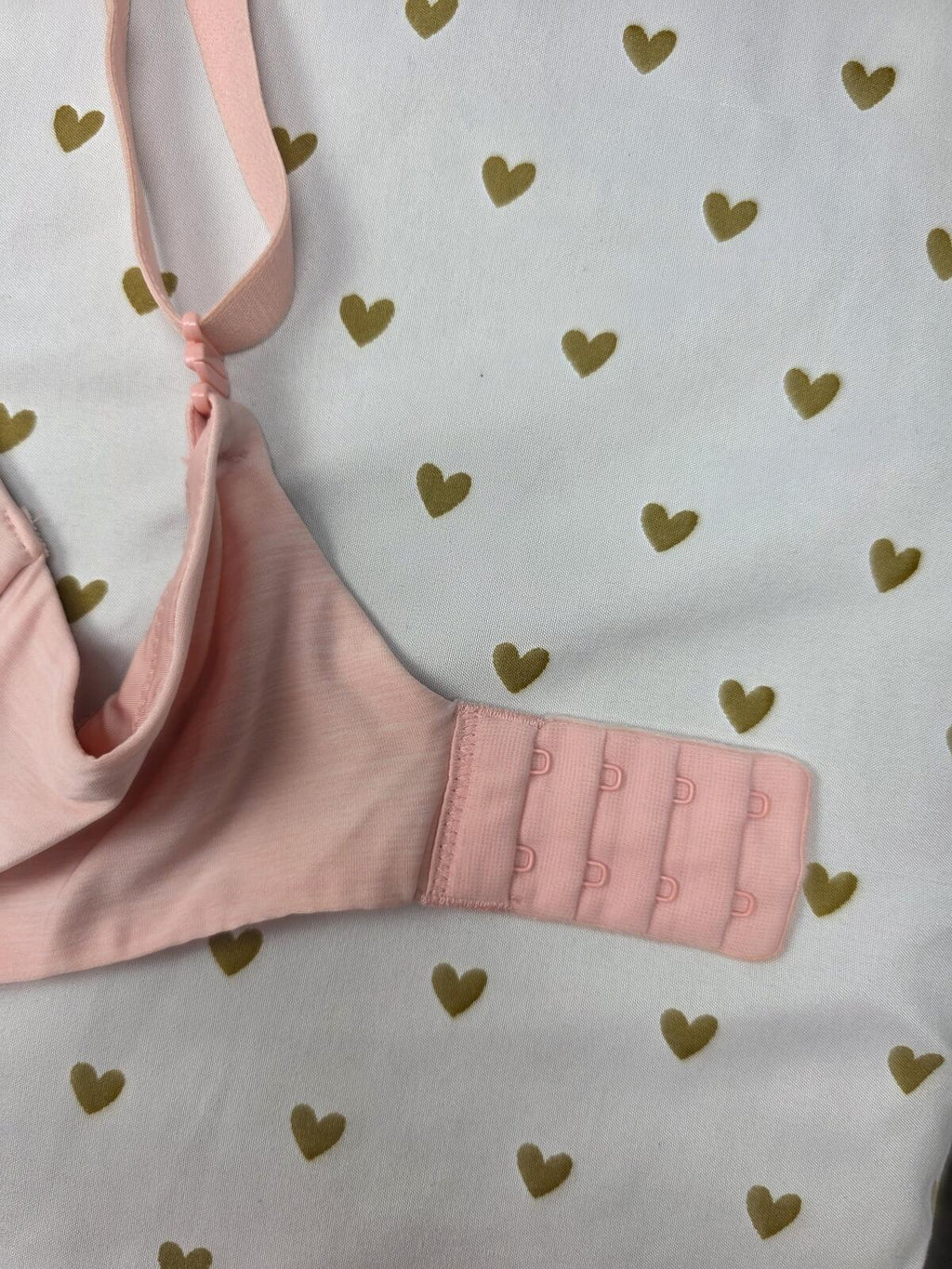 Victorias Secret NO Wire Wireless 36DD Super Soft Pink Bra