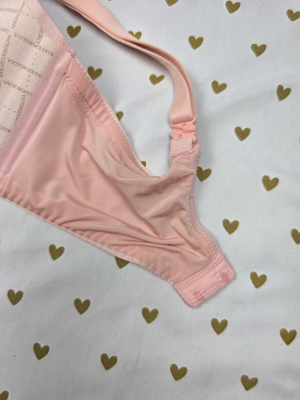 Victorias Secret NO Wire Wireless 36DD Super Soft Pink Bra