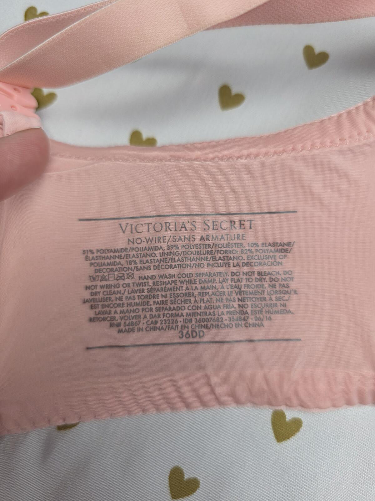 Victorias Secret NO Wire Wireless 36DD Super Soft Pink Bra