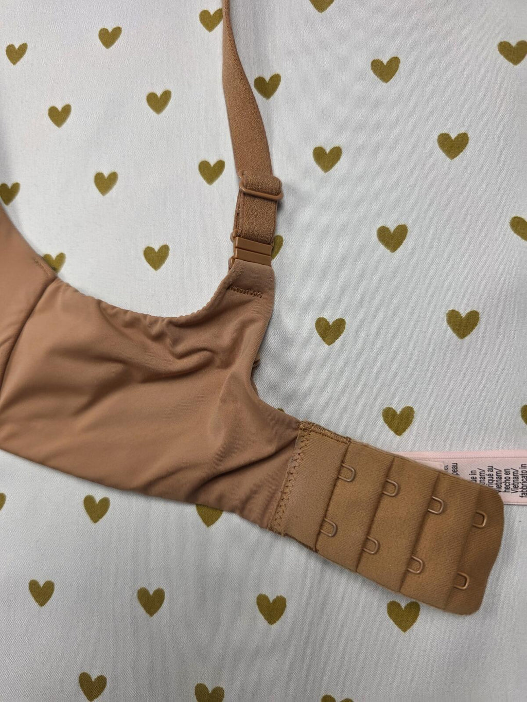 Victorias Secret Beige WIRELESS NO wire T shirt Lightly Lined Bra 32DD