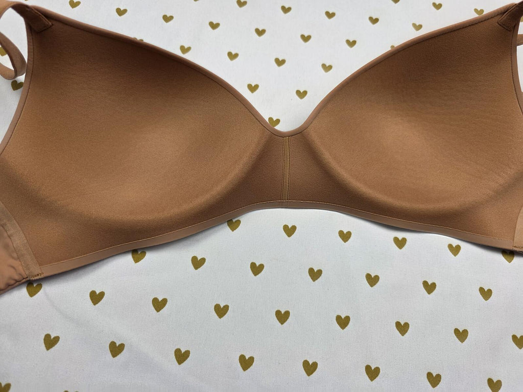 Victorias Secret Beige WIRELESS NO wire T shirt Lightly Lined Bra 32DD