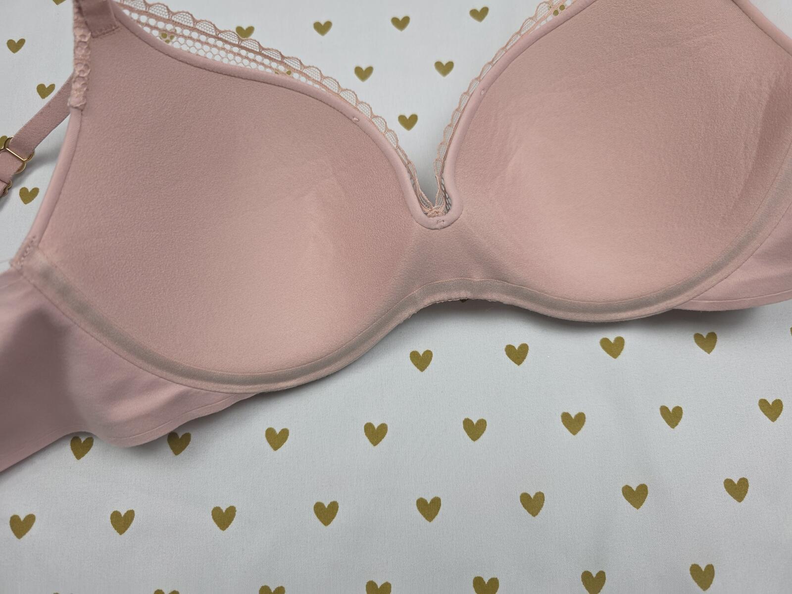 Victorias Secret Soft INCREDIBLE Wireless No Wire Perfect Shape Bra 32C