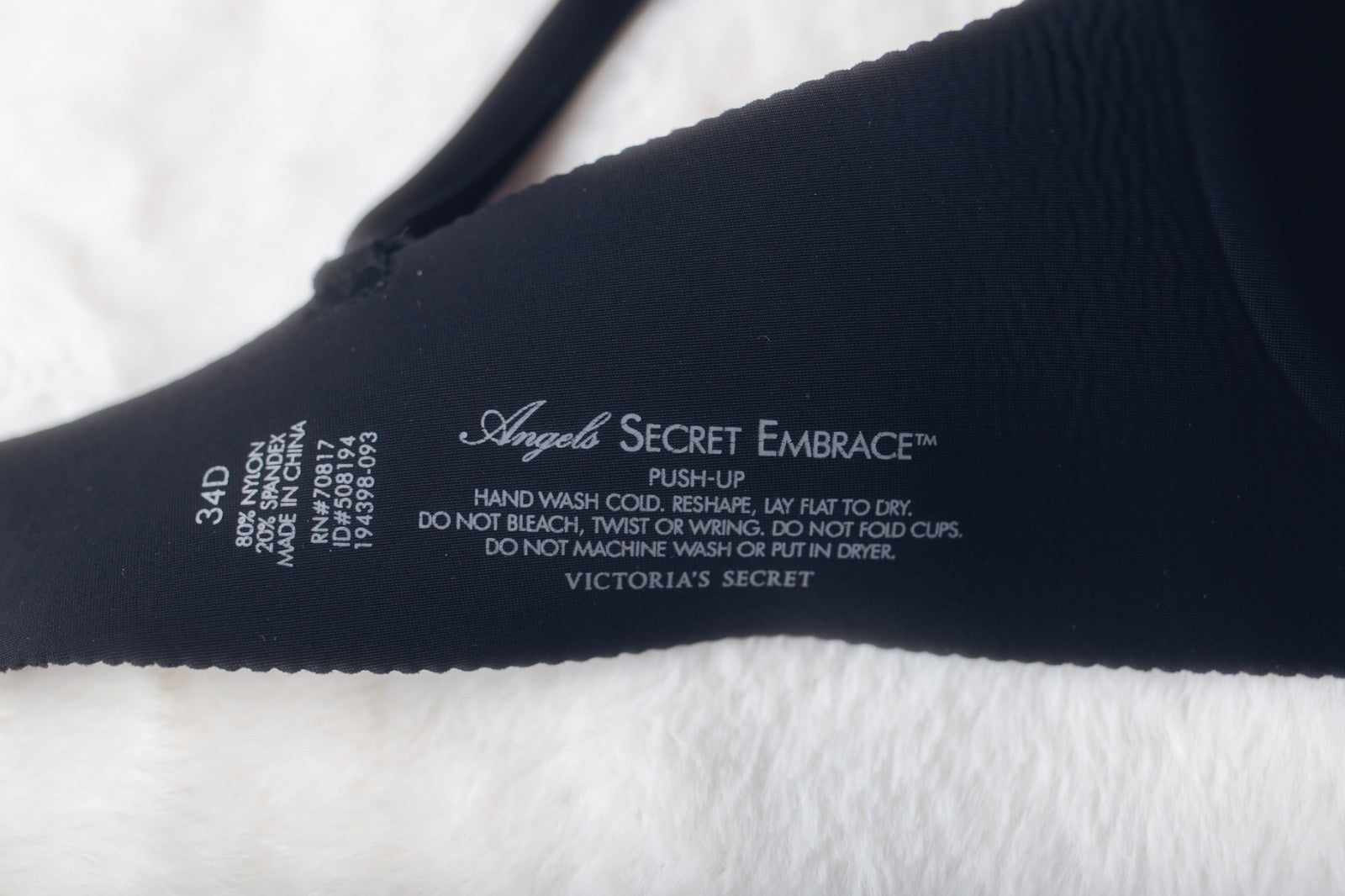 Victoria's Secret 34D Angels Embrace Push Up Seamless Underwire T-shirt Bra Black