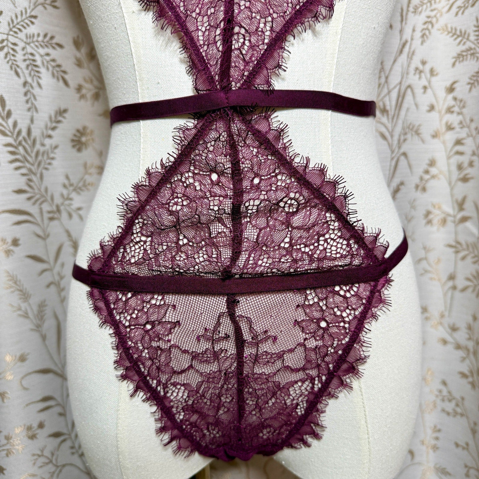 Victoria's Secret Very Sexy Strappy Eyelash Lace Teddy L Plum Sirencore Baddie