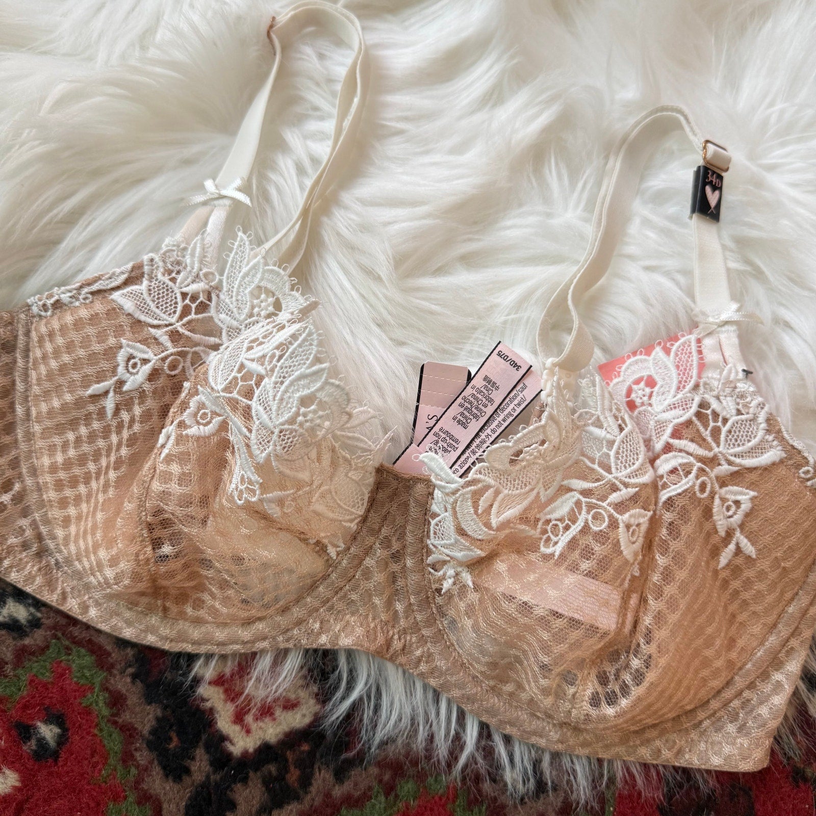Victoria's Secret Delicate Lace Bra - New, 34D