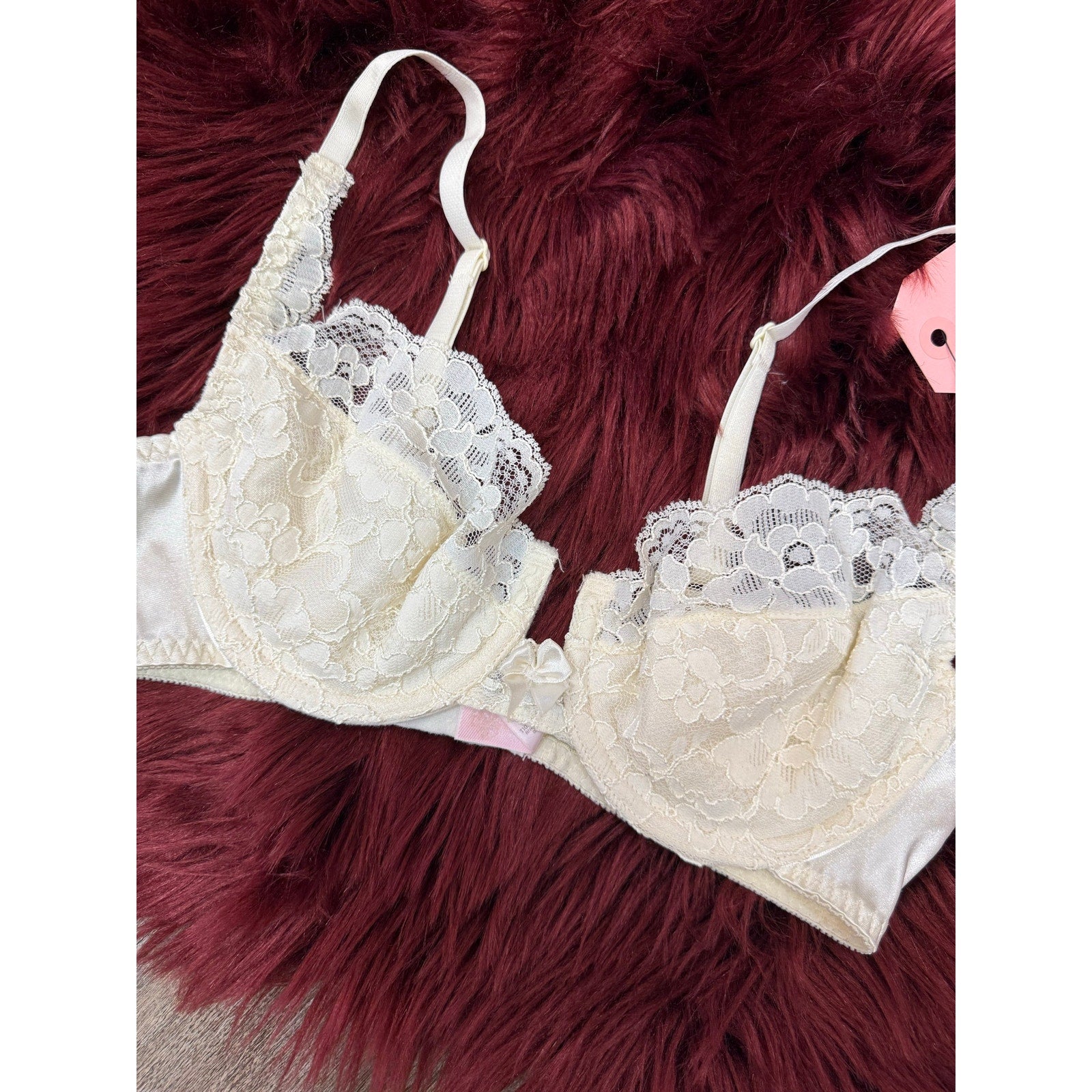 Victoria's Secret Vintage Y2K White Lace Bra - Size 36B
