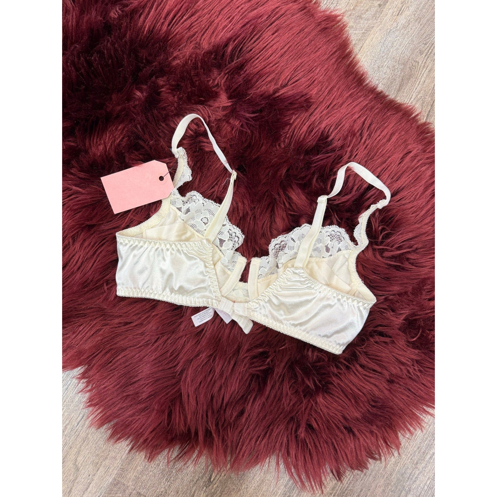Victoria's Secret Vintage Y2K White Lace Bra - Size 36B