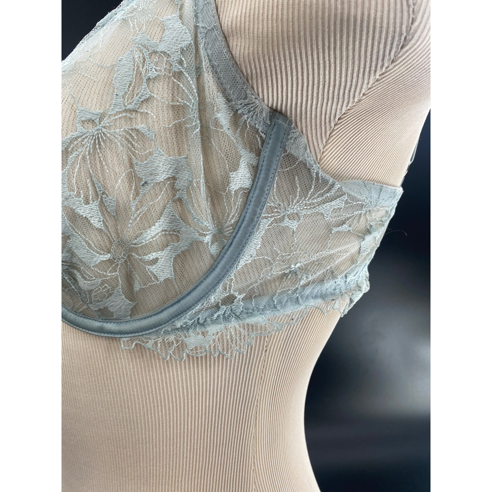 Women’s Victoria Secret Lace Bra