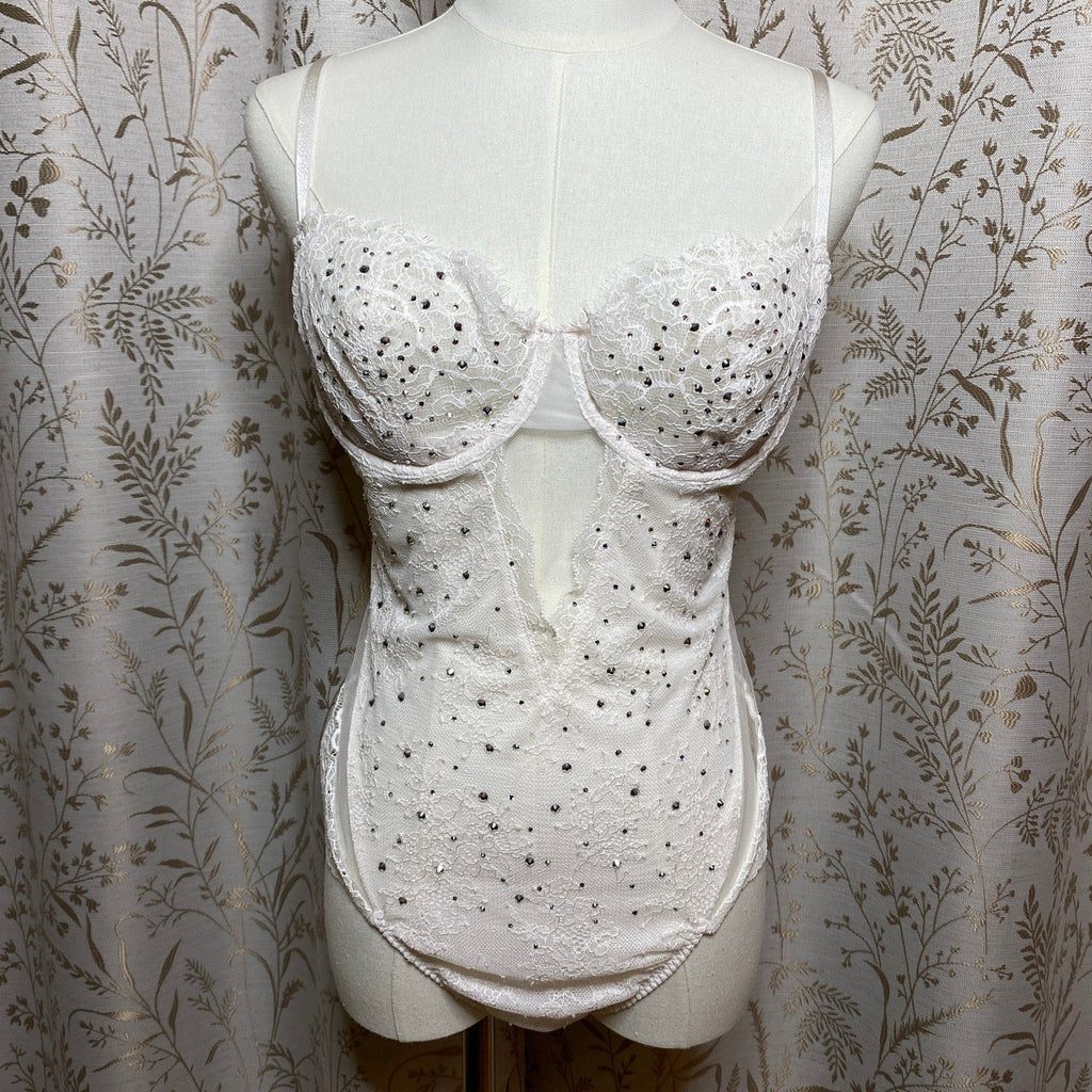 Victorias Secret White Lace Rhinestone Cheeky Teddy M/L Low Back Bridal Coquette