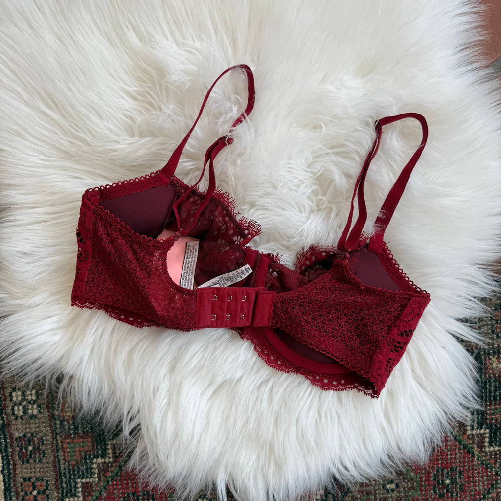 Victoria's Secret Convertible Red Lace Bra - 32DDD (32F)