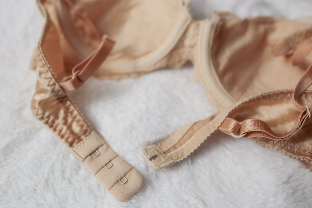 Victoria's Secret 34B Vintage 2000 Y2K Bra Nude Lace