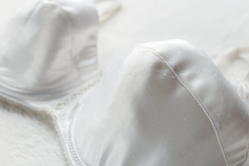 Victoria's Secret 90s Y2K Heart Label Satin Bridal Lined Demi Bra 34D NEW