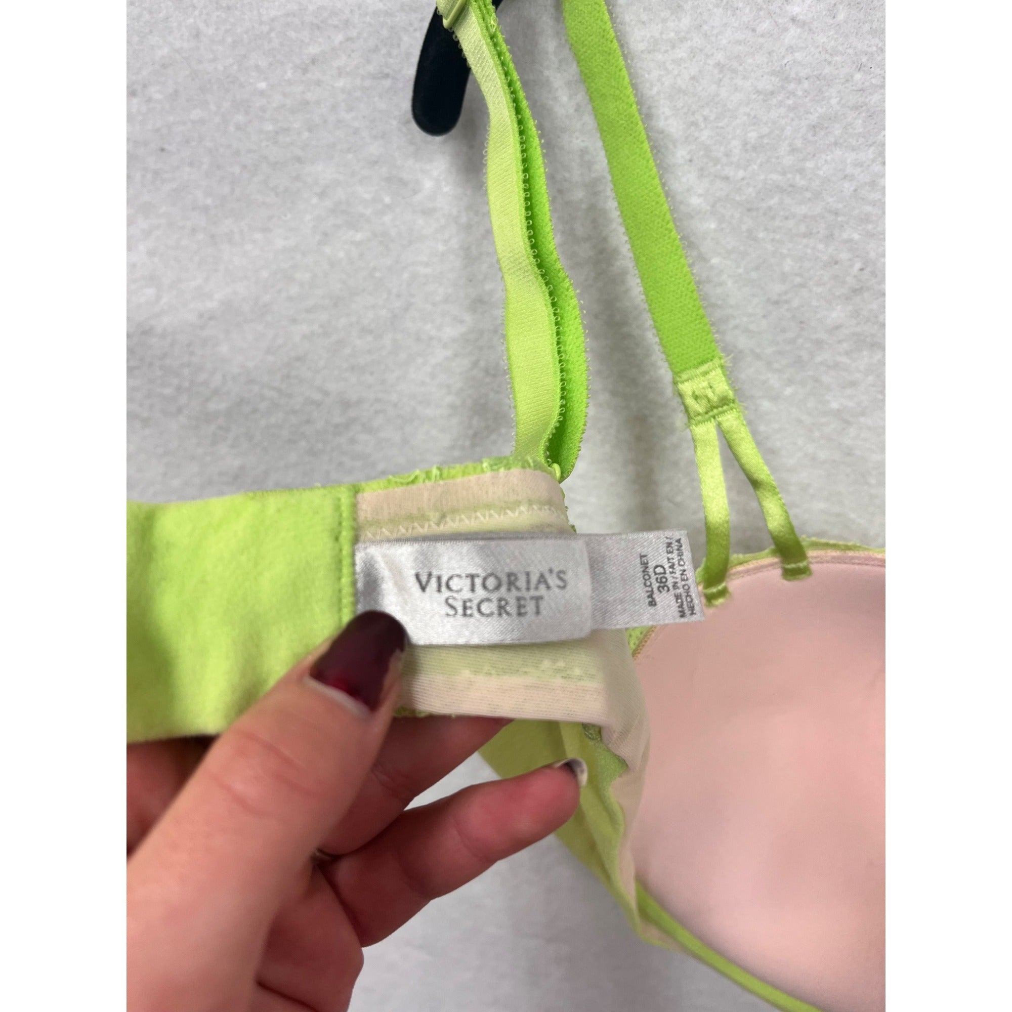 Women’s Victorias Secret Neon Green Lace Overlay Balconette Bra Size 36D #6266