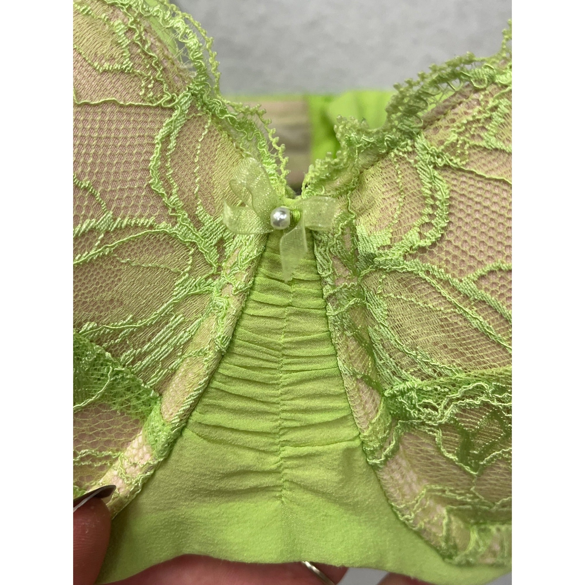 Women’s Victorias Secret Neon Green Lace Overlay Balconette Bra Size 36D #6266