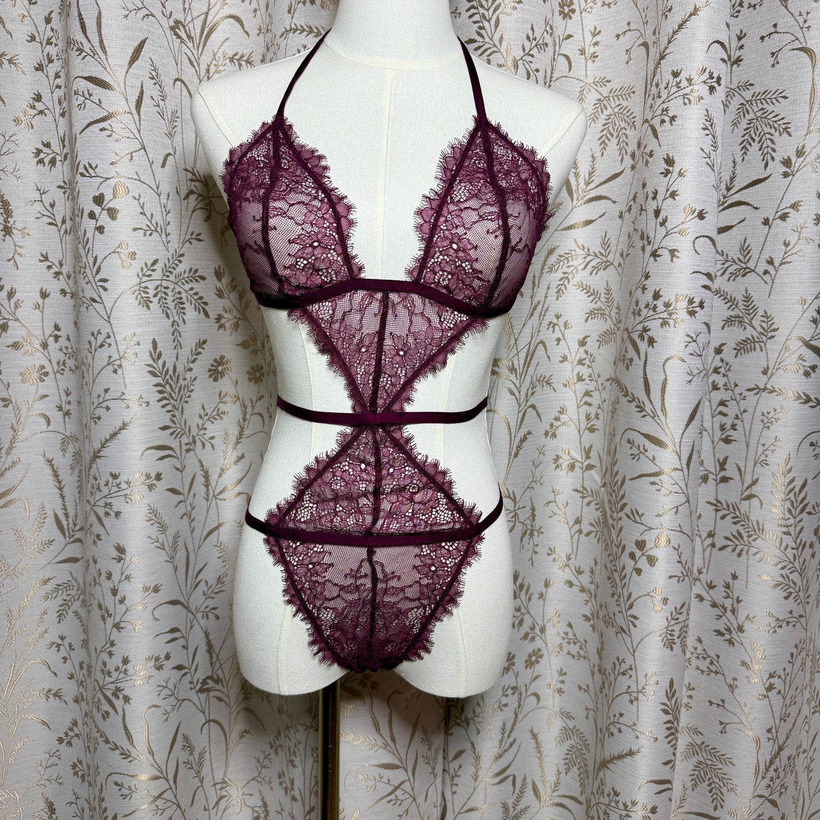 Victoria's Secret Very Sexy Strappy Eyelash Lace Teddy L Plum Sirencore Baddie