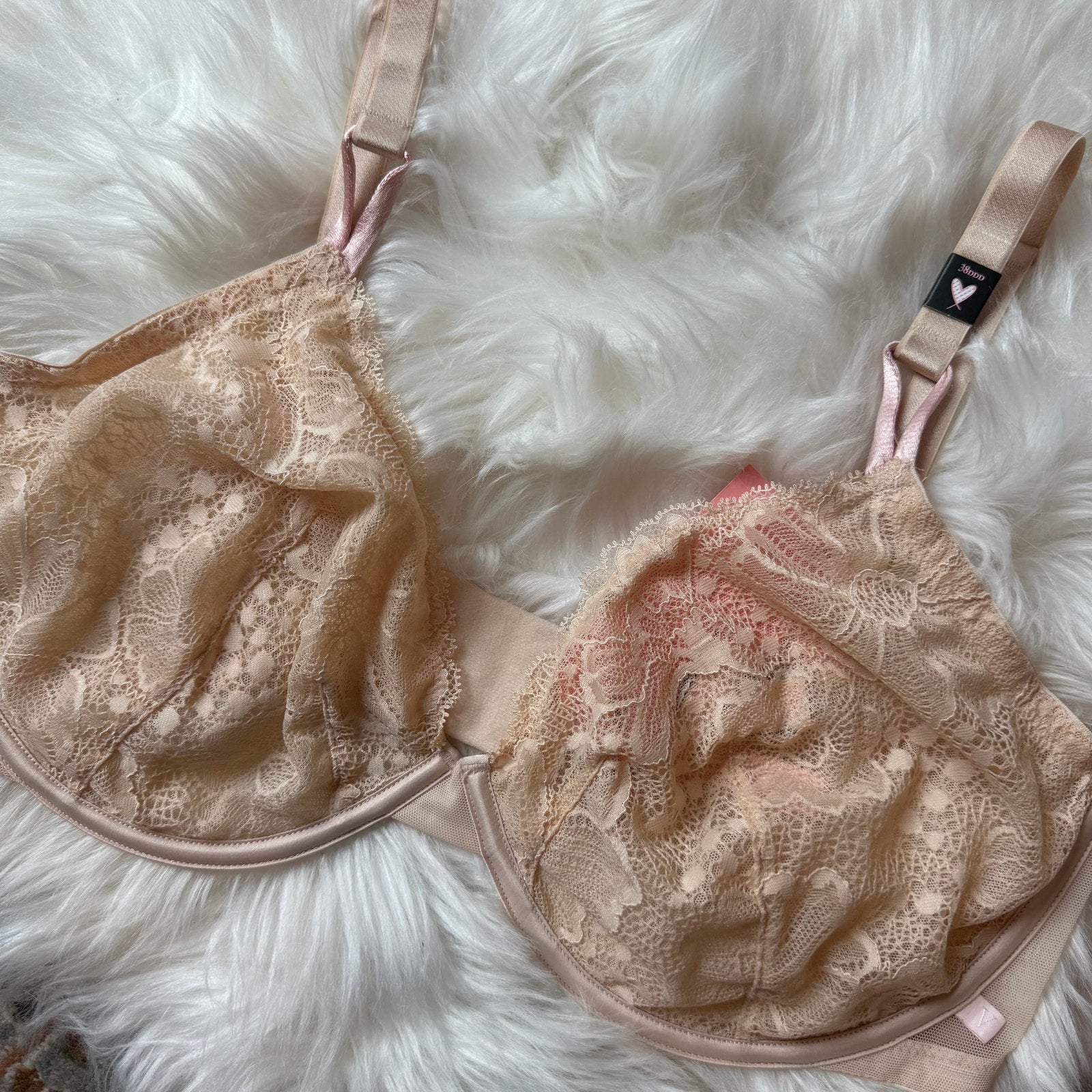 Victoria's Secret Beige Lace Bra - Size 38DDD