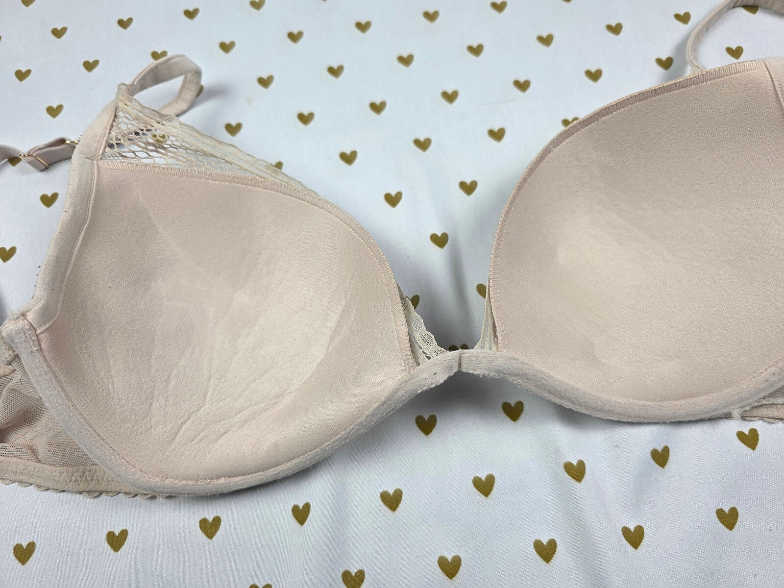 Victorias Secret INCREDIBLE Cute Push Up Bra 32DD Beige