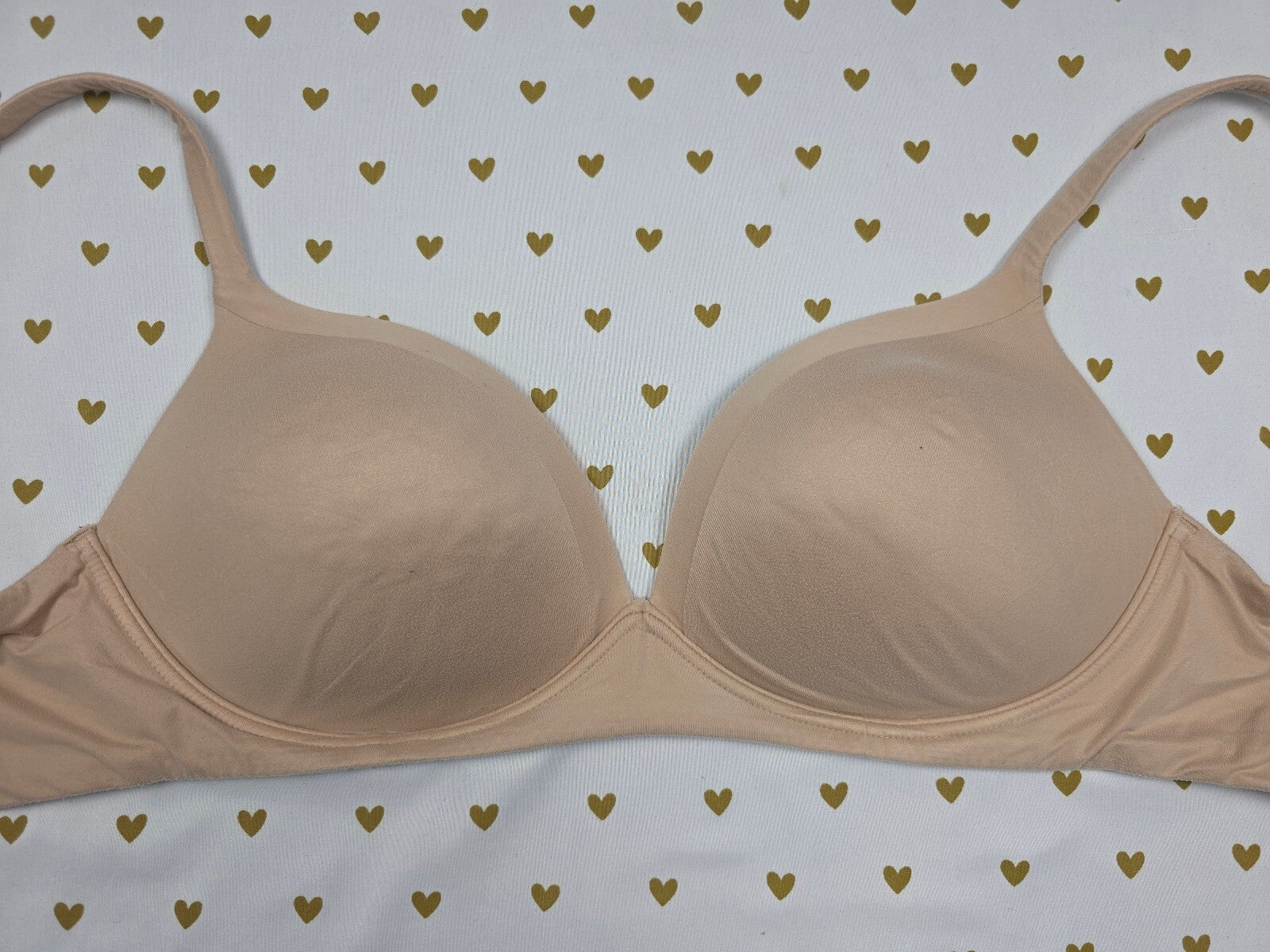 Victorias Secret Beige Wireless No Wire Bra 32DDD