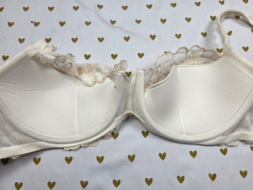 Victorias Secret ANGELS Vintage Demi Balconette Lace Bra 38C