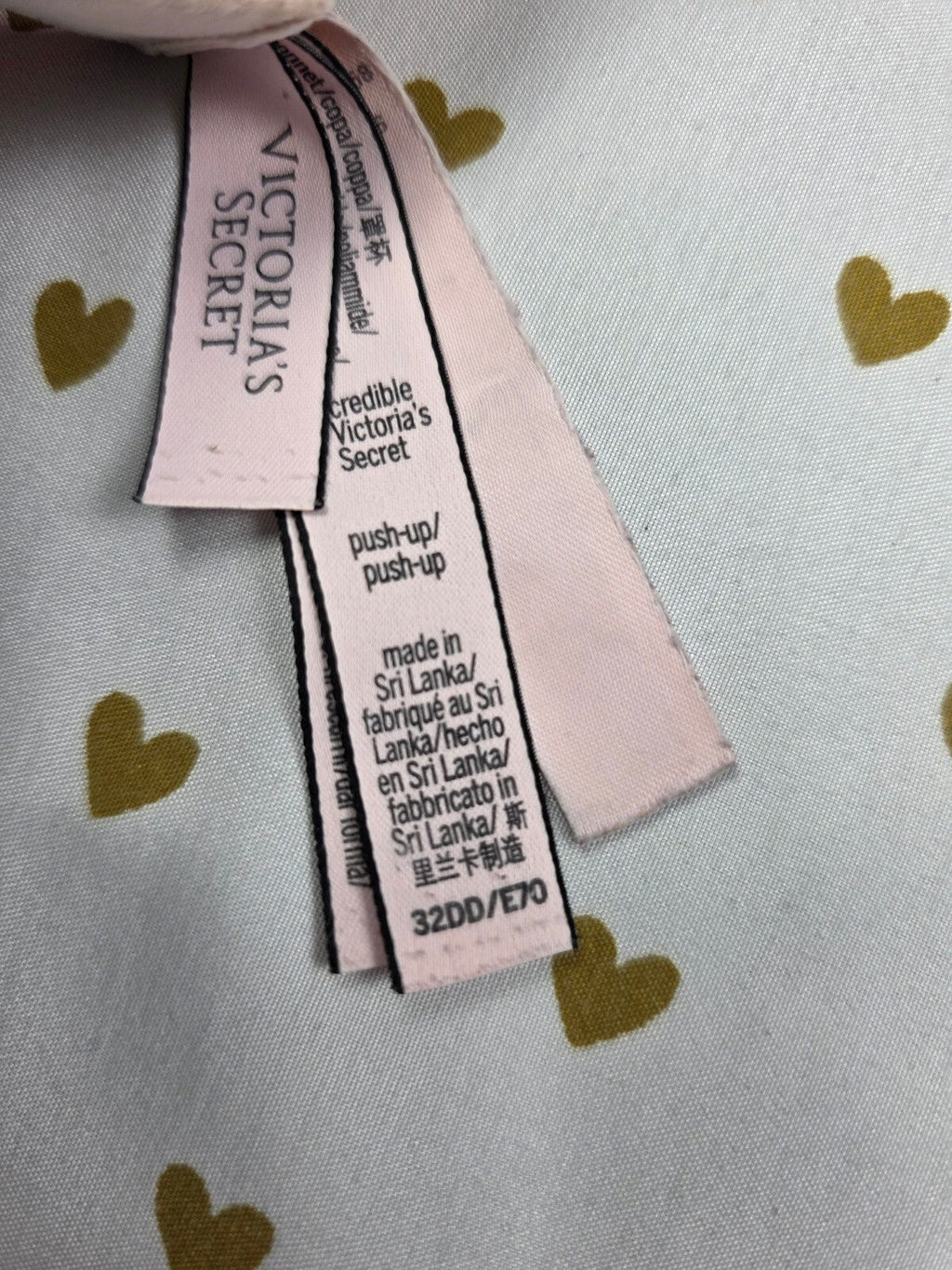 Victorias Secret INCREDIBLE Cute Push Up Bra 32DD Beige