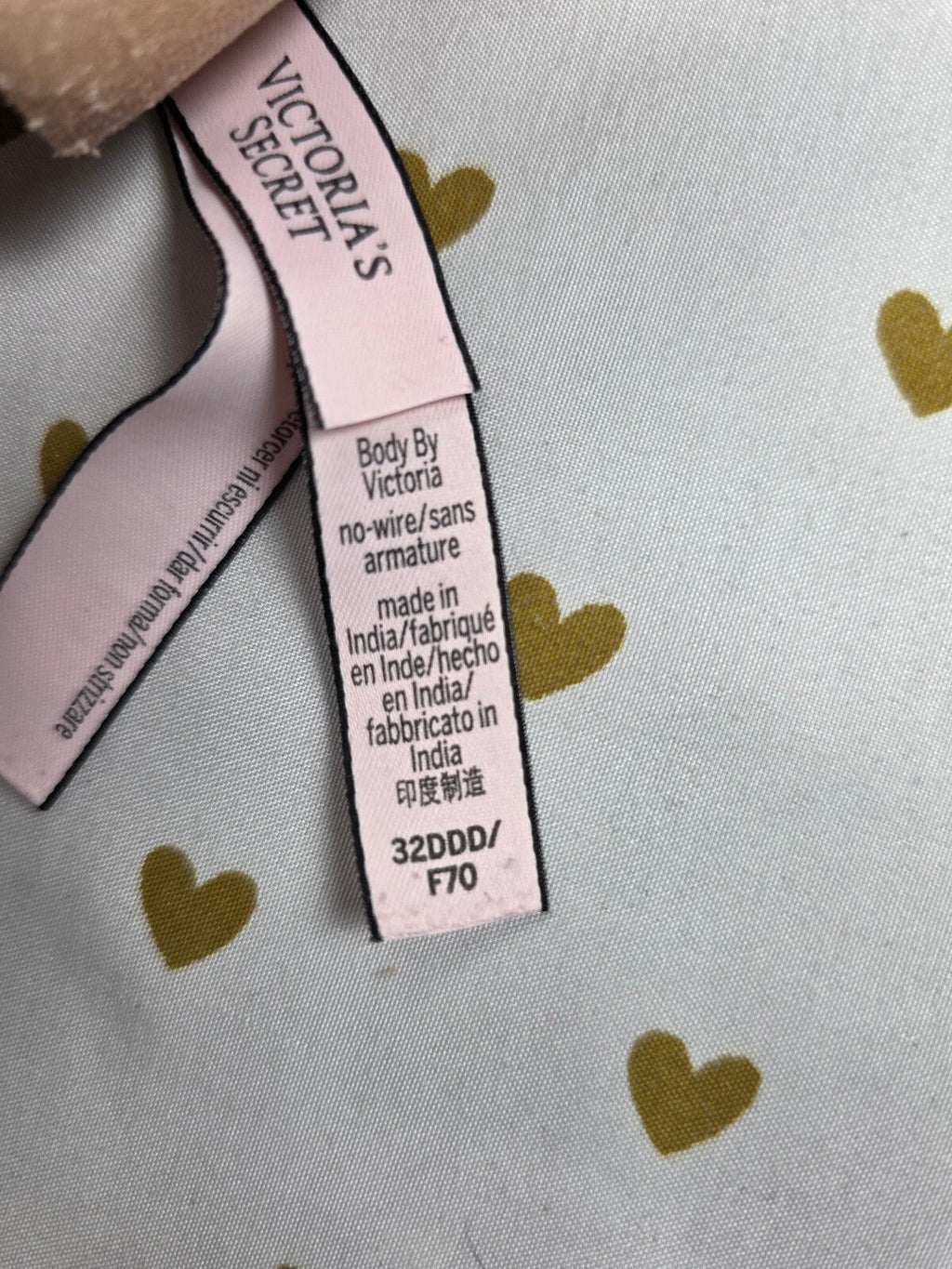 Victorias Secret Beige Wireless No Wire Bra 32DDD