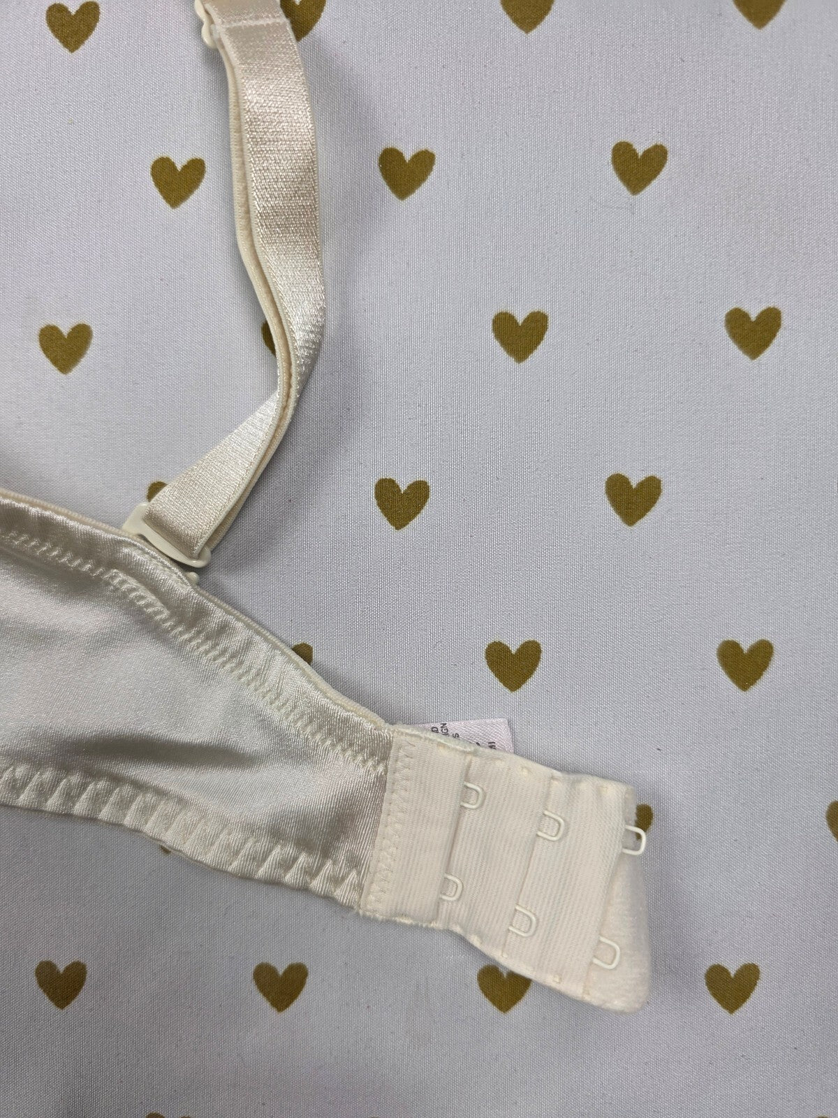Victorias Secret ANGELS Vintage Demi Balconette Lace Bra 38C