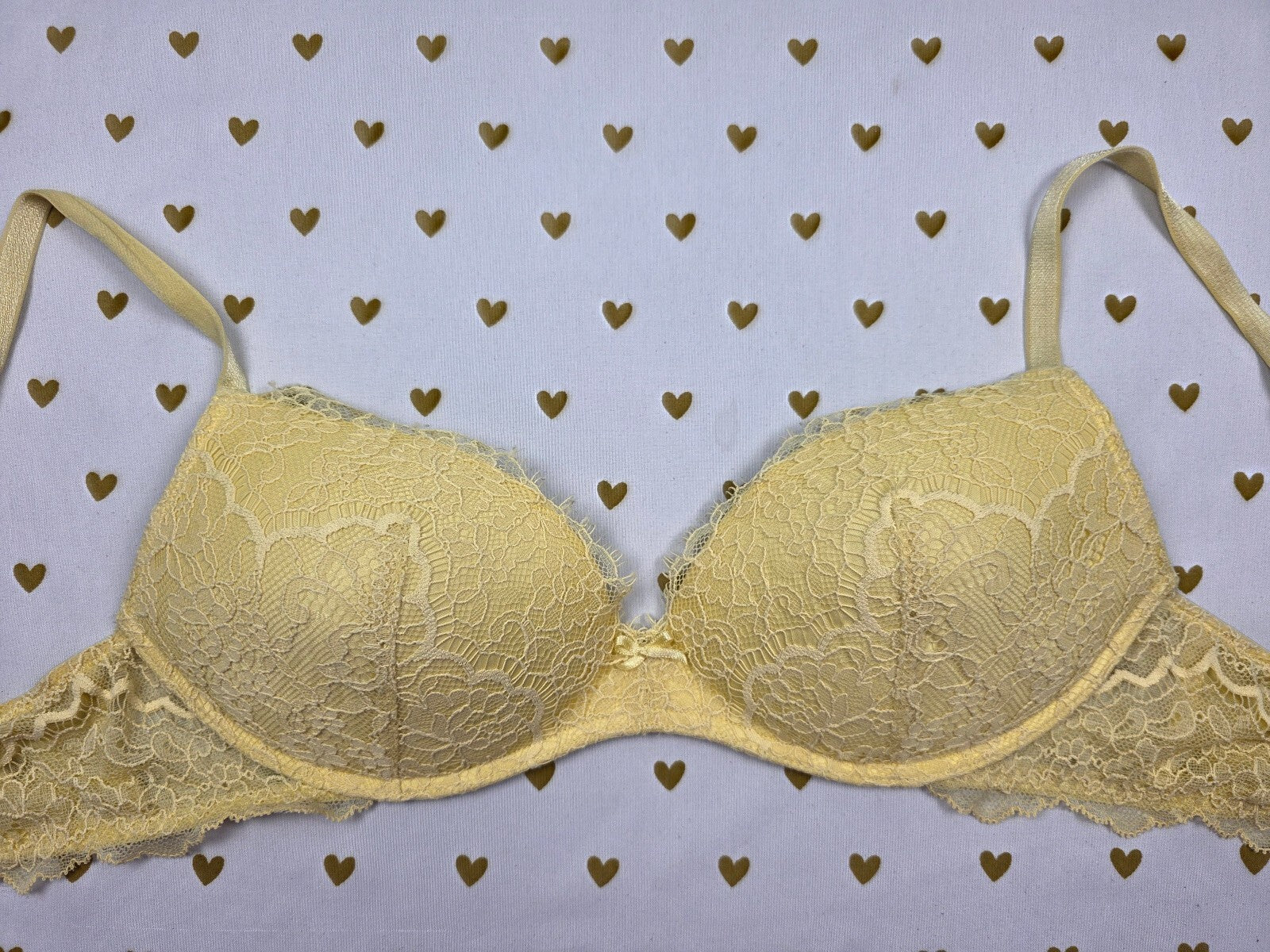 Victorias Secret Yellow Wireless No Wire Lace Bra 32C Padded