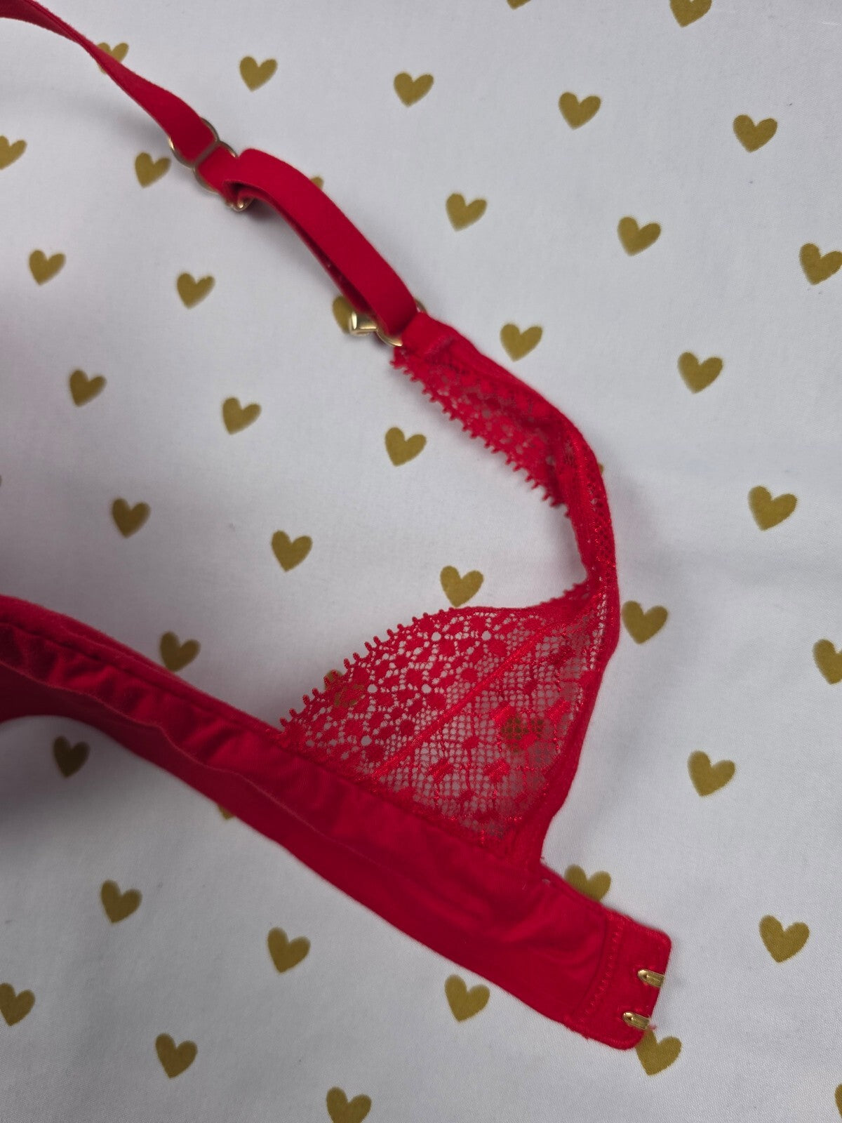 Victorias Secret Red INCREDIBLE Bra Perfect Shape 34B