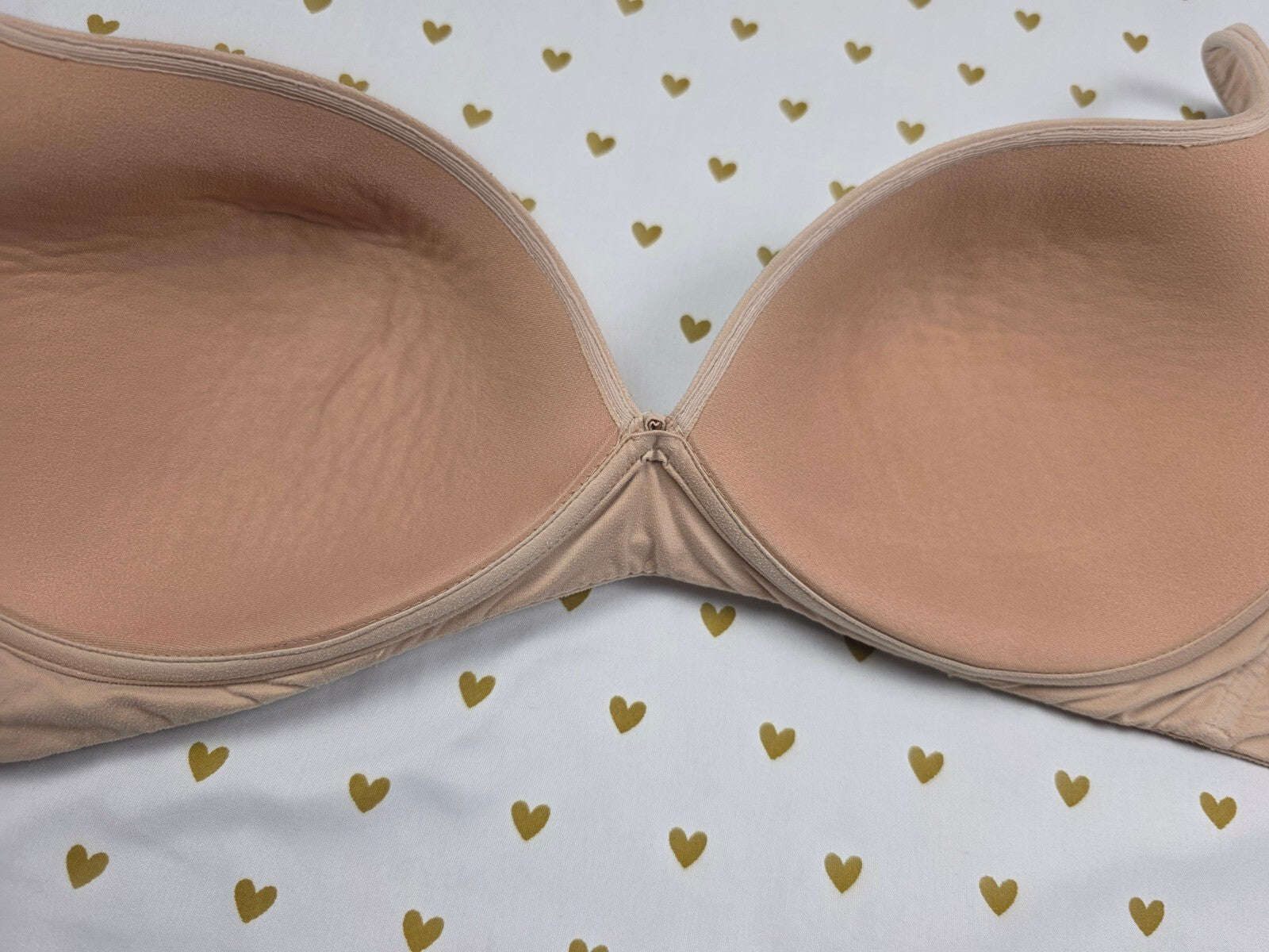 Victorias Secret Beige Wireless No Wire Bra 32DDD