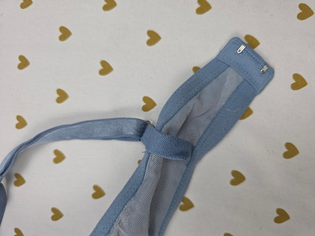 Victorias Secret Blue Lace Very Sexy Push Up Bra 36C
