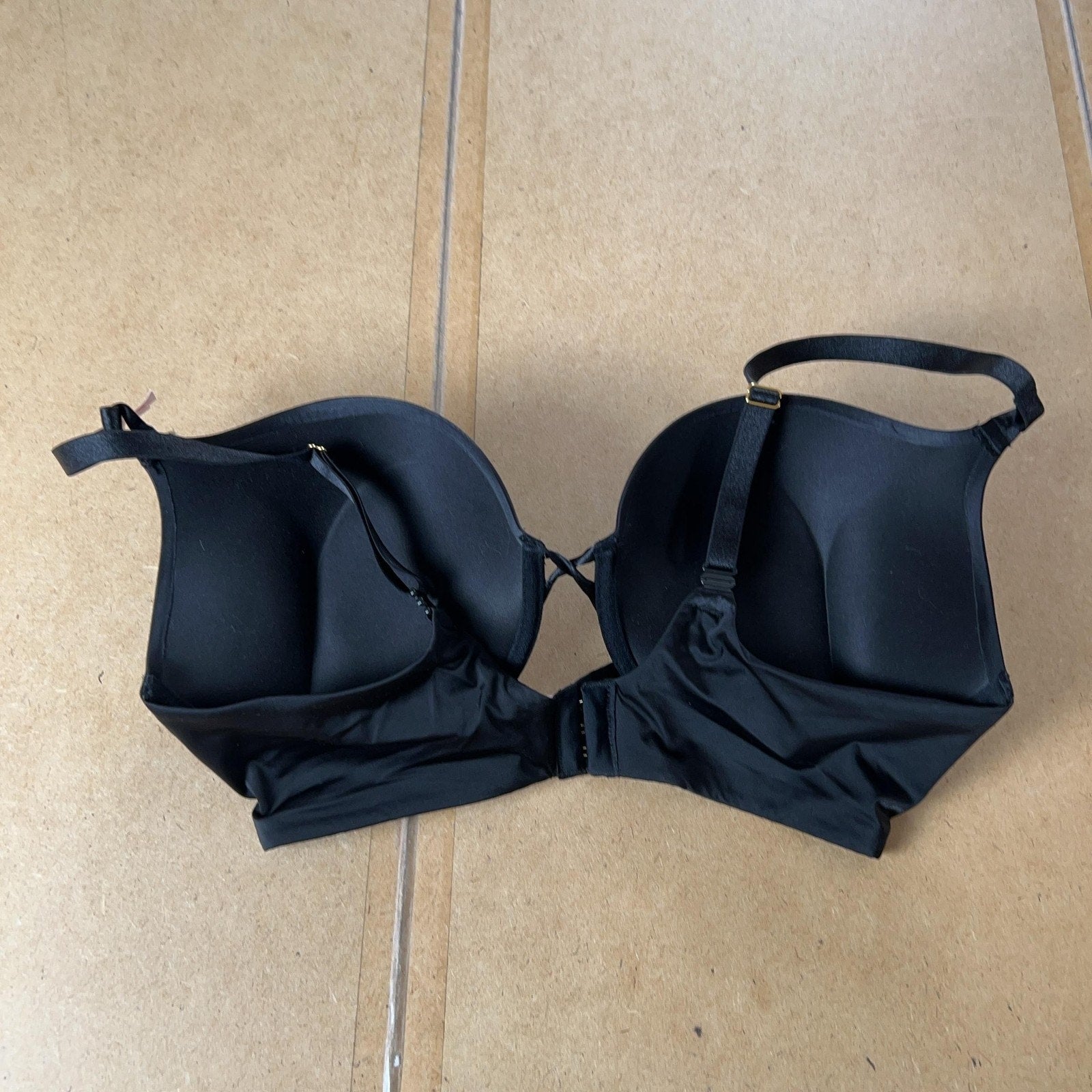 Victoria's Secret Bra Womens 38D Black T-Shirt Molded Padded Underwired