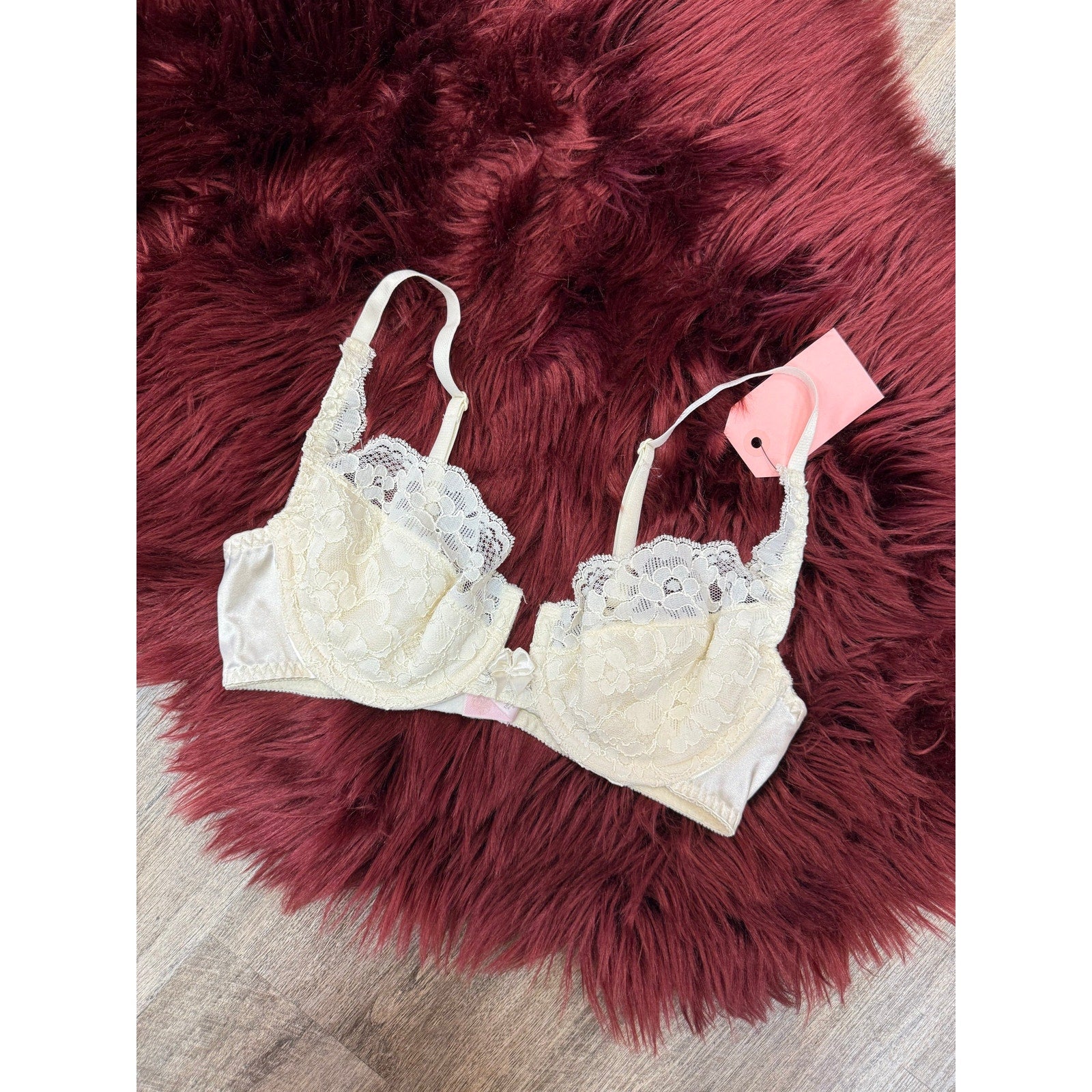 Victoria's Secret Vintage Y2K White Lace Bra - Size 36B
