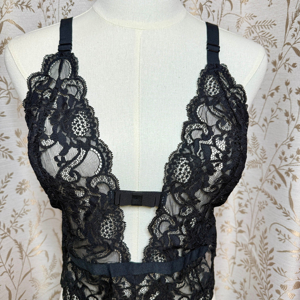 Victorias Secret Black Lace Plunge Teddy Womens L Sexy Sirencore Dark Coquette
