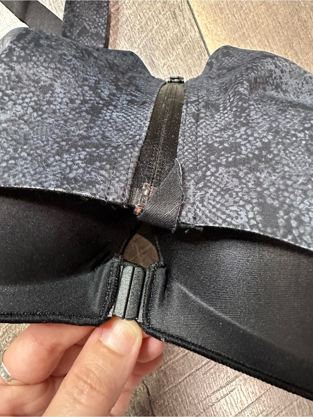 Victoria’s Secret Front Zipper Sports Bra