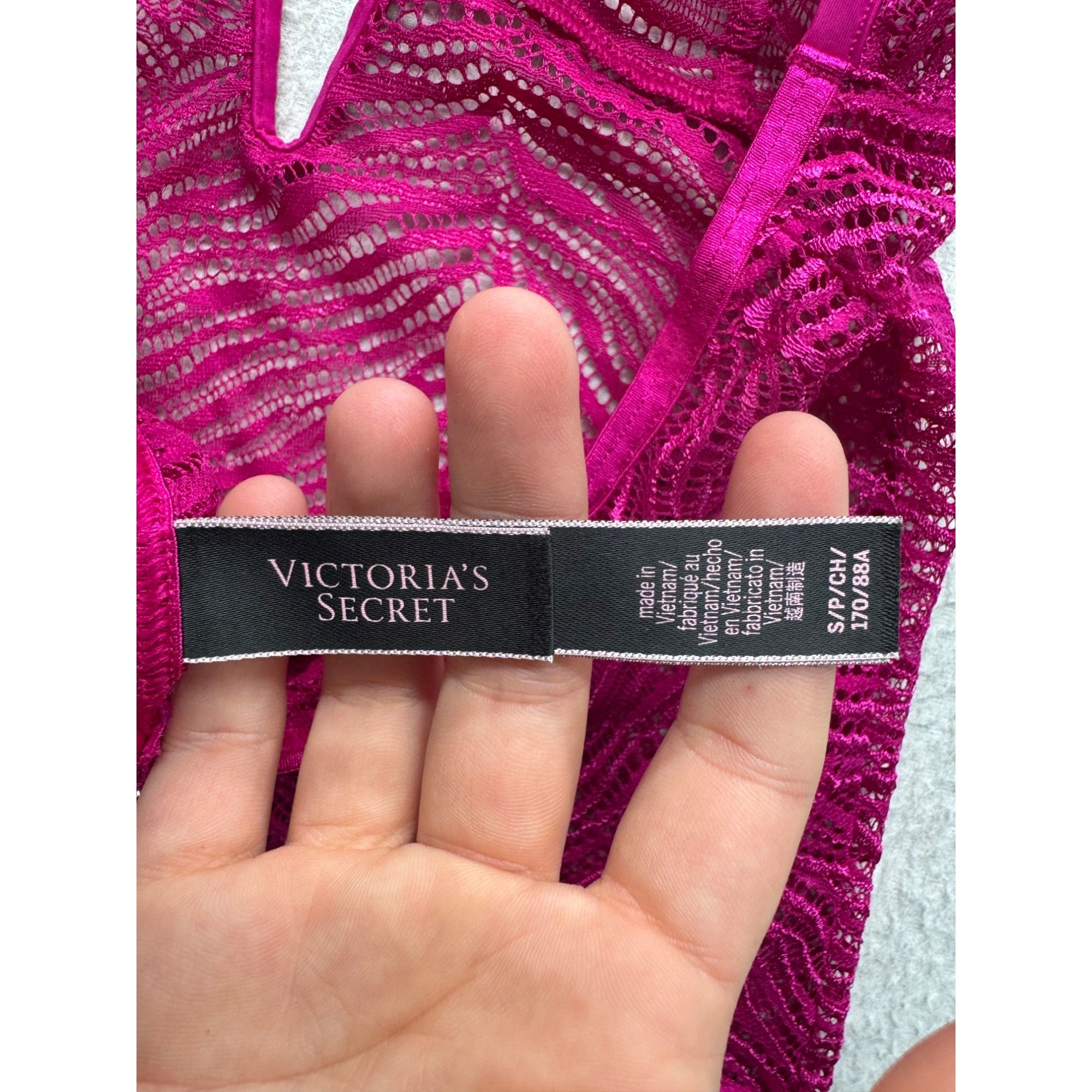 Victorias Secret Lace Halter Bodysuit In Fuchsia With Adjustable Straps S/P #9603
