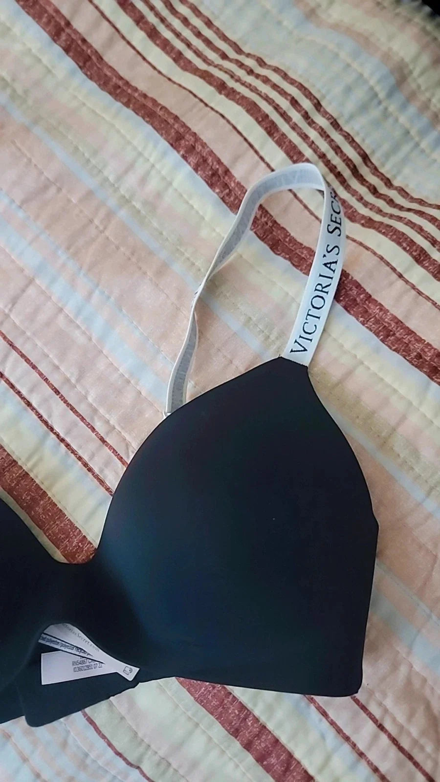 Victoria's Secret Logo Lightly Lined Non-Wired Bra Size 32D Black