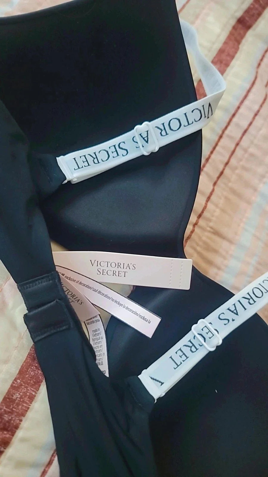 Victoria's Secret Logo Lightly Lined Non-Wired Bra Size 32D Black
