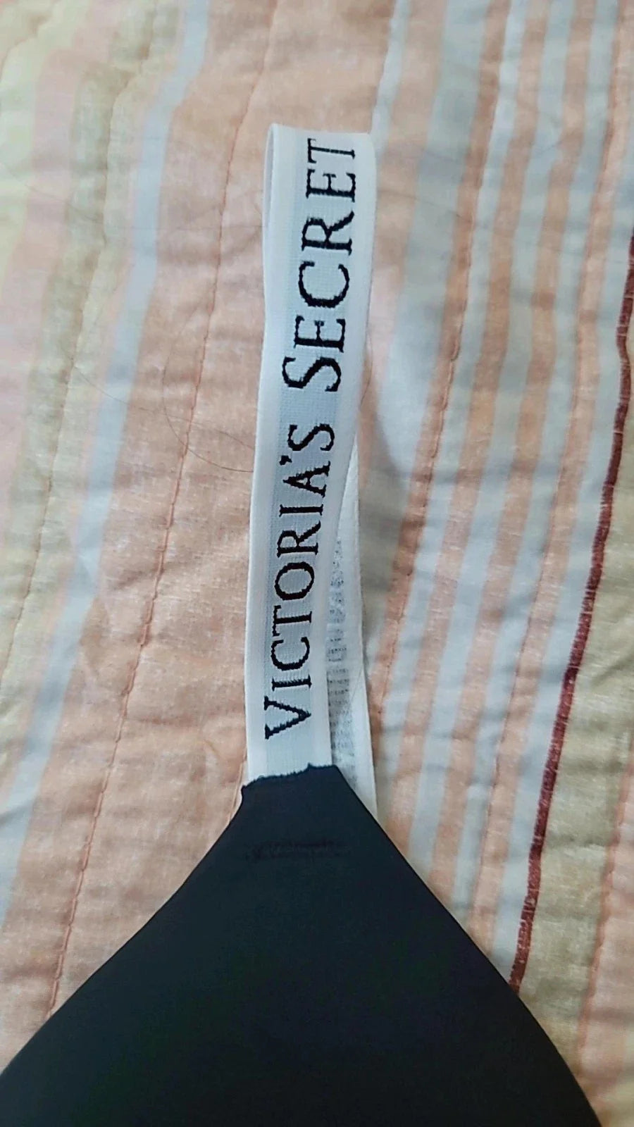 Victoria's Secret Logo Lightly Lined Non-Wired Bra Size 32D Black